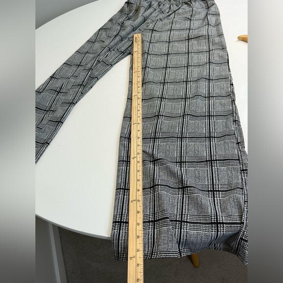 BAND OF GYPSIES Women's Black and white Built-in Bra Wide Leg Jumpsuit Medium - Picture 10 of 10